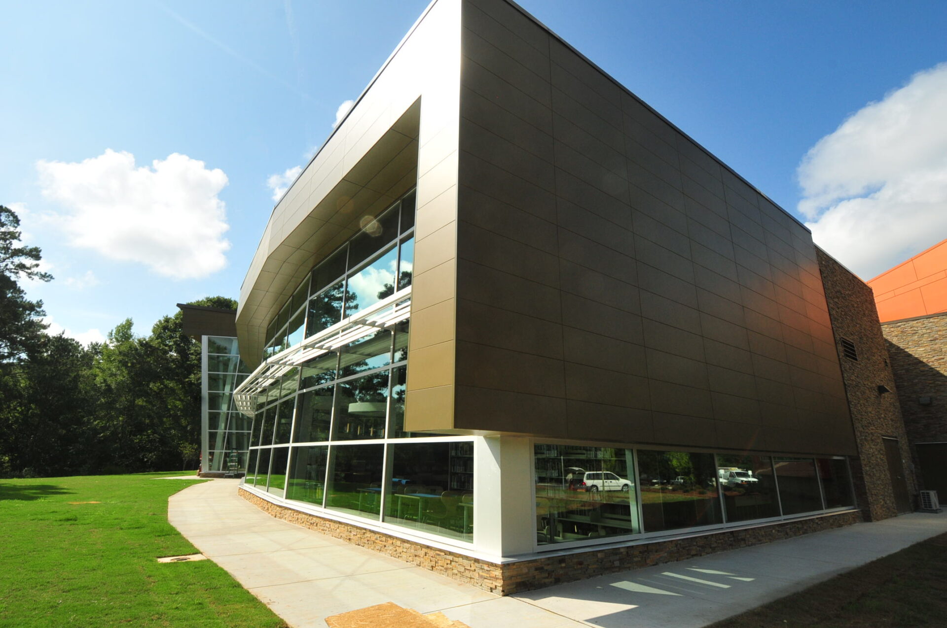 Wolf Creek Library using ALPOLIC/fr