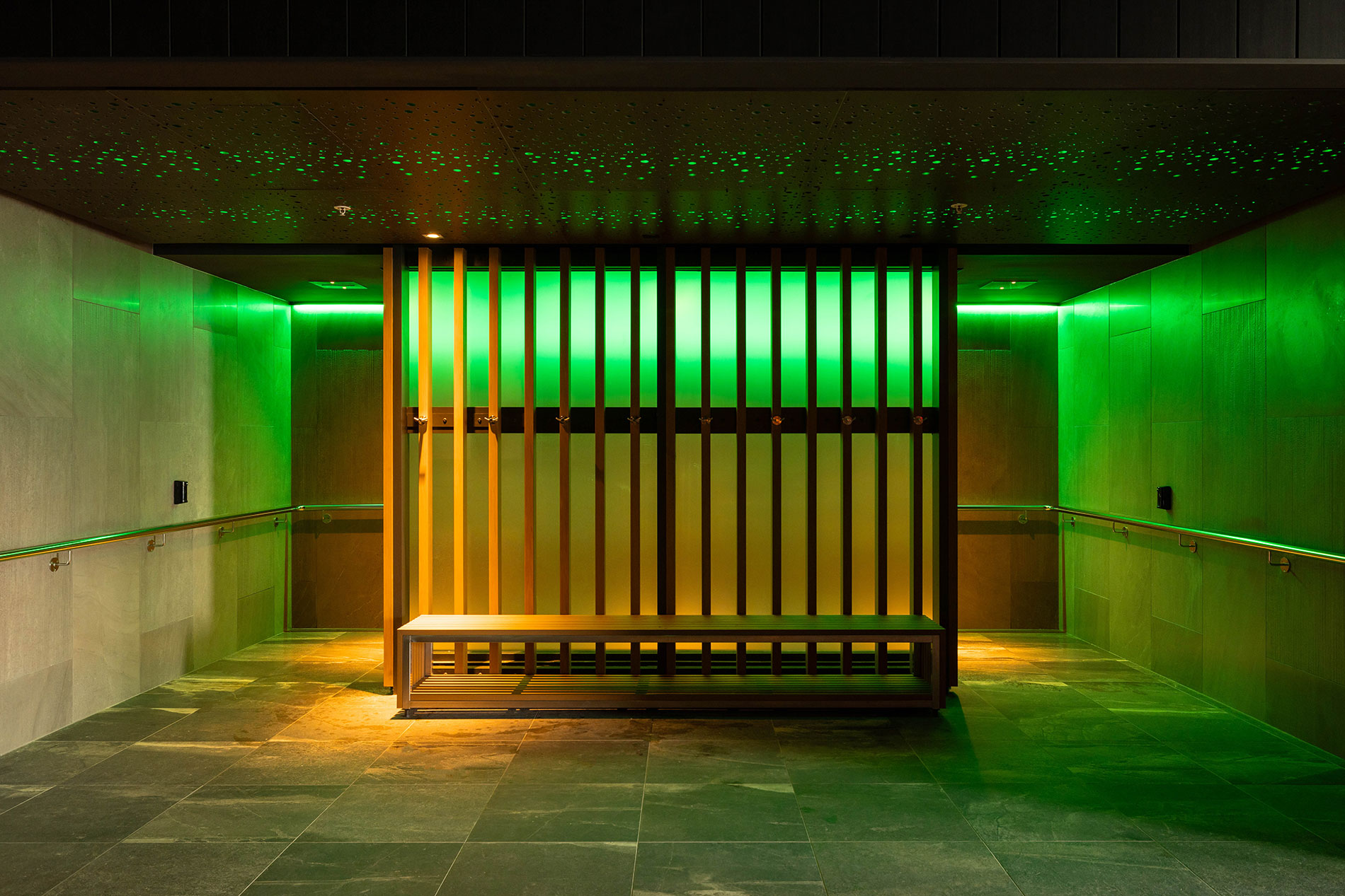 InnoScreen facade screening