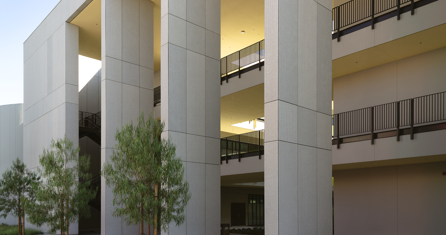 TAKTL® A|UHPC façade – Cypress College SEM Building